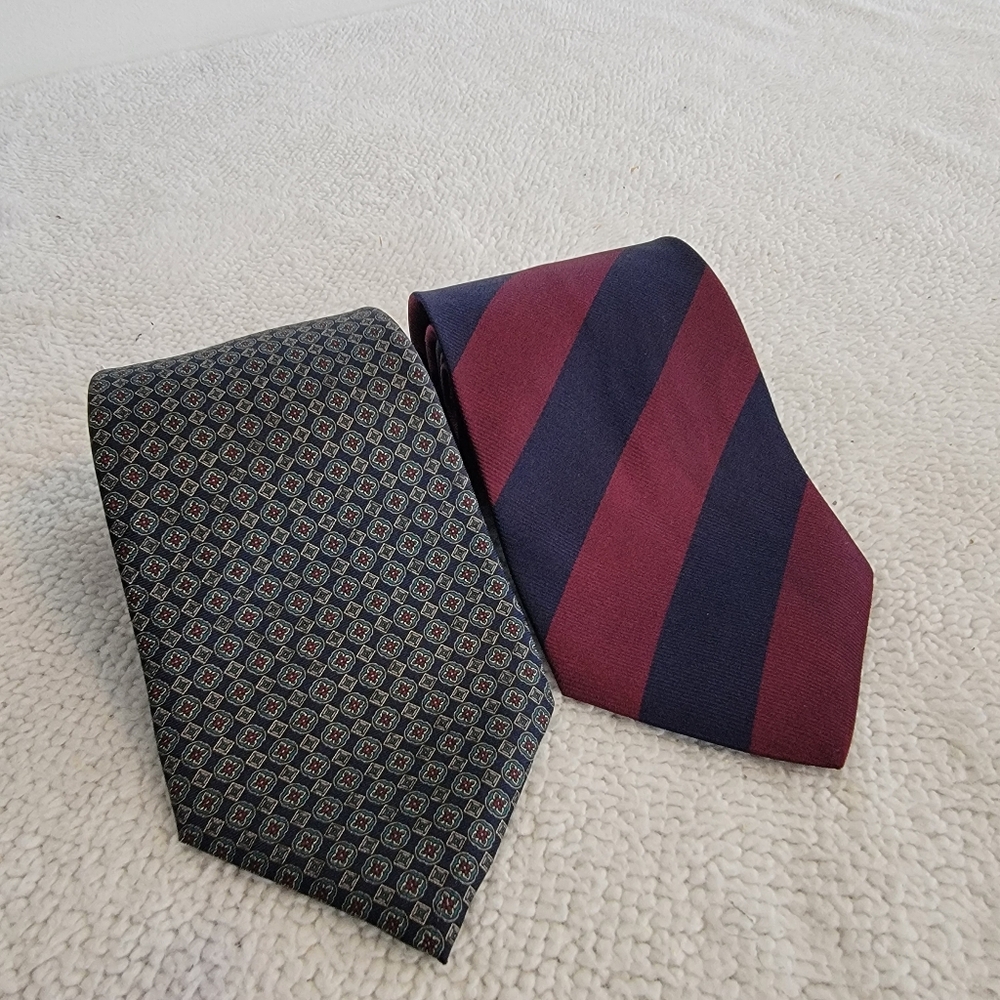 Christian Dior Banana Republic Lot of 2 Silk neck ties